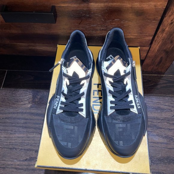 Fendi Flow - Picture 3 of 5